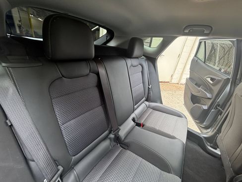 Used 2025 Chevrolet Trax LT FWD image 22