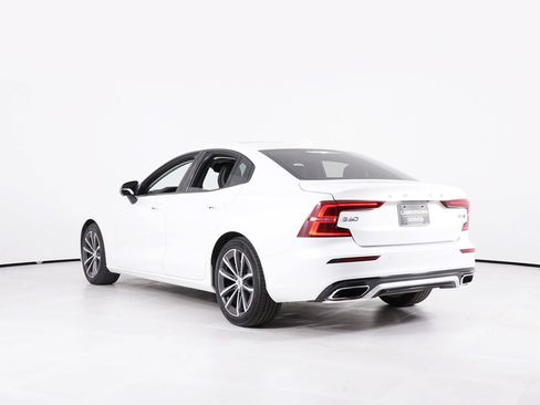 Used 2022 Volvo S60 B5 Momentum AWD/4WD image 3