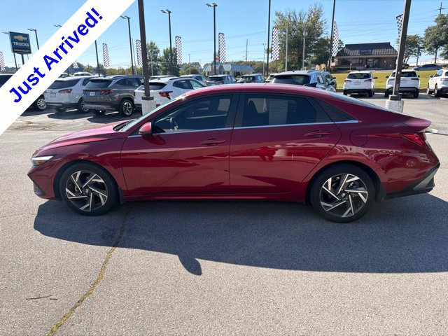 Used 2025 Hyundai Elantra SEL FWD image 6
