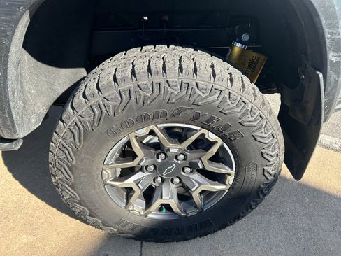 Certified 2024 Chevrolet Colorado ZR2 w/ ZR2 Convenience Package III image 9