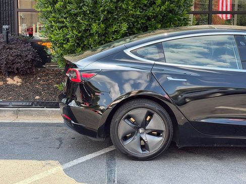 Used 2018 Tesla Model 3 Long Range RWD image 22
