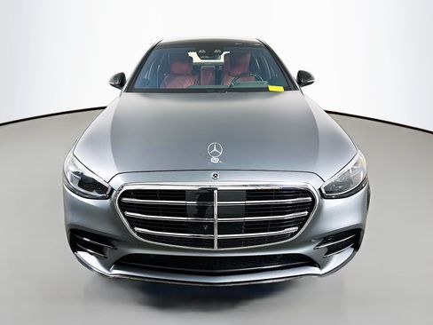 Used 2024 Mercedes-Benz S 580 4MATIC Sedan image 4