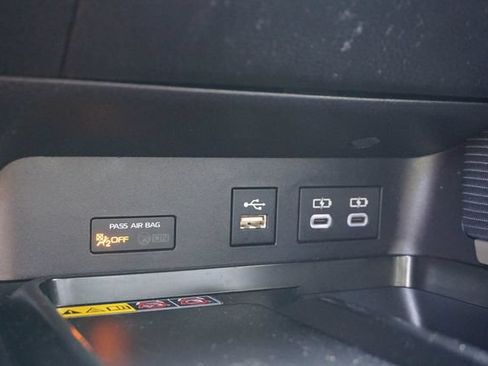 Used 2025 Toyota Camry SE FWD image 23