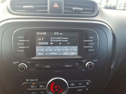 Used 2017 Kia Soul + image 16