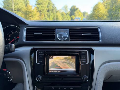 Used 2017 Volkswagen Passat 1.8T S image 23