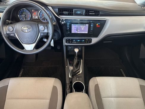Used 2018 Toyota Corolla LE FWD image 13