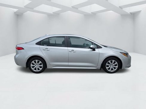 Used 2024 Toyota Corolla LE FWD image 3