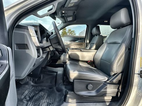 Used 2024 Ford F250 XL w/ XL Chrome Package image 11