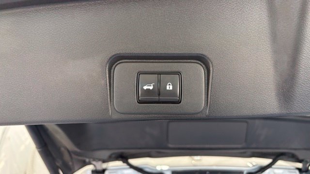 Used 2025 Nissan Rogue SV AWD/4WD image 5