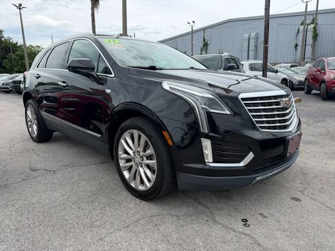 Used 2017 Cadillac XT5 Platinum AWD/4WD image 3
