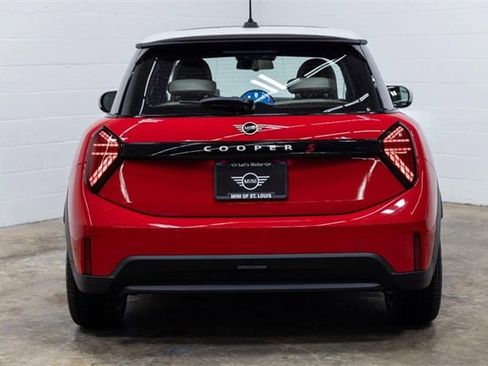 Certified 2025 MINI Cooper S image 10