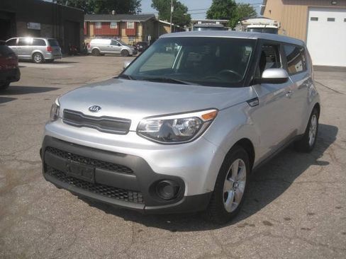 Used 2017 Kia Soul FWD image 1