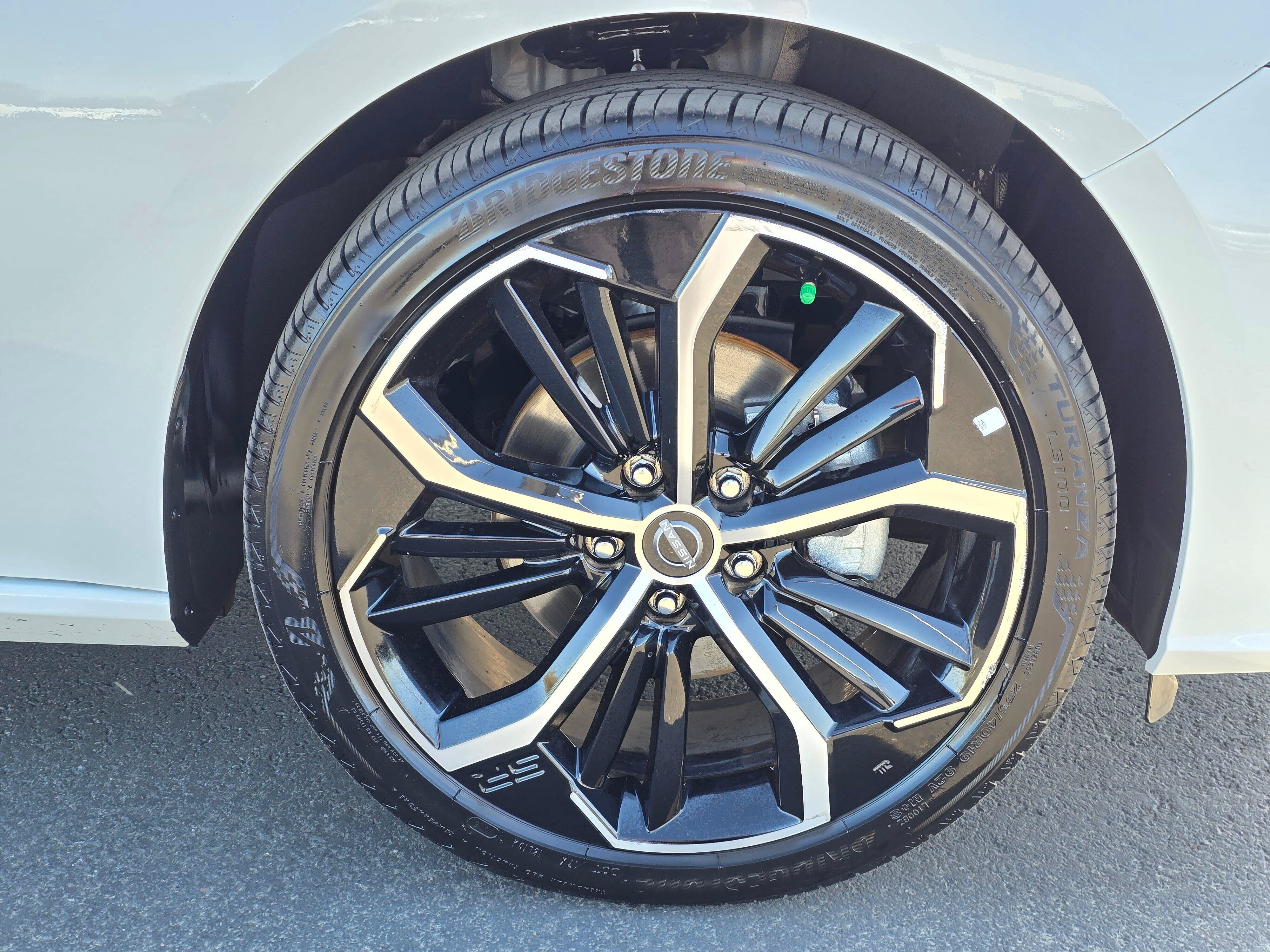 Used 2025 Nissan Altima 2.5 SR FWD image 9