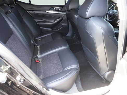Used 2017 Nissan Maxima SR w/ Midnight Edition FWD image 15