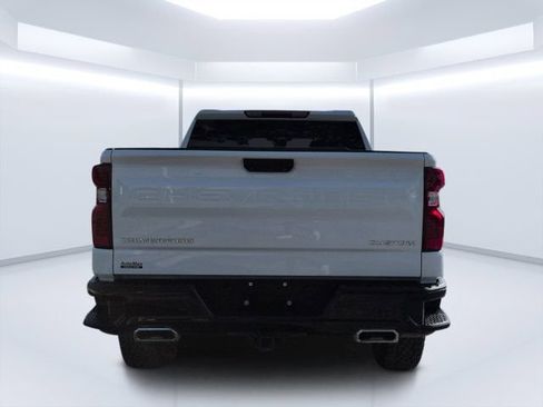 Used 2025 Chevrolet Silverado 1500 Custom Trail Boss AWD/4WD image 4