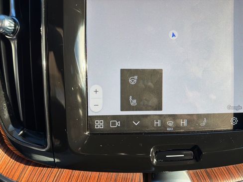 Certified 2025 Volvo XC60 B5 Plus image 8