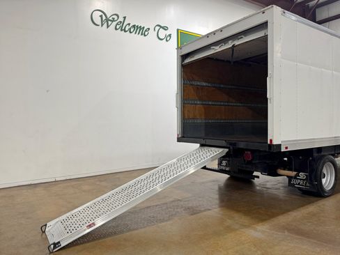 Used 2019 Ford F550 2WD Regular Cab Super Duty image 37