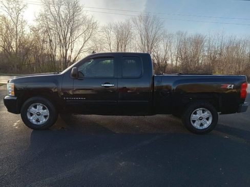 Used 2007 Chevrolet Silverado 1500 LT w/ 1LT Convenience Package image 4