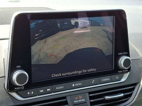 Used 2025 Nissan Altima 2.5 SV FWD image 17