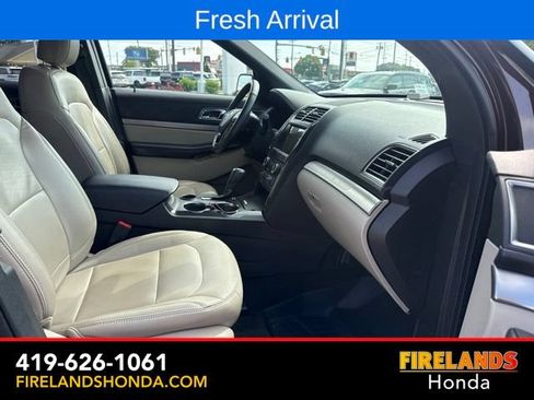 Used 2018 Ford Explorer XLT w/ Equipment Group 202A FWD image 27