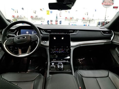 New 2025 Jeep Grand Cherokee L Limited w/ Luxury Tech Group II image 21