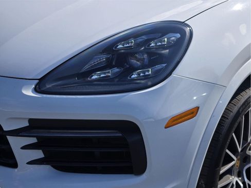 Used 2021 Porsche Cayenne AWD/4WD image 10