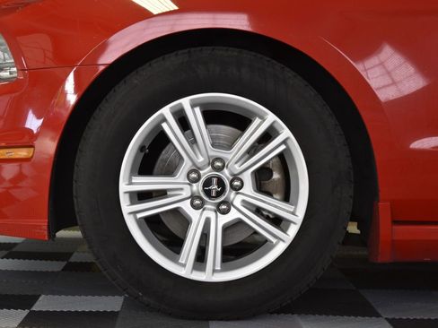 Used 2013 Ford Mustang Convertible image 27