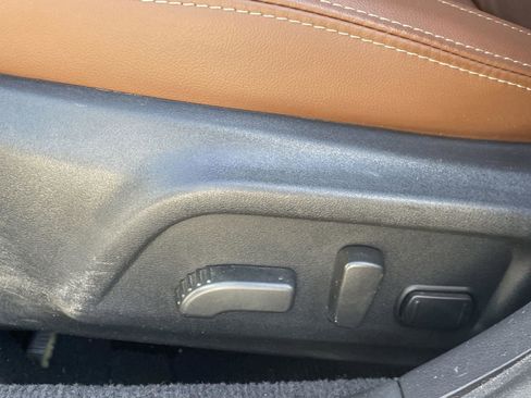 Used 2017 Subaru Outback 3.6R Touring image 21