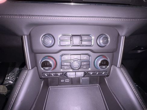 Used 2023 Chevrolet Tahoe High Country AWD/4WD image 14