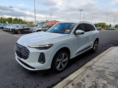 Certified 2025 Audi Q5 Premium Plus AWD/4WD image 9
