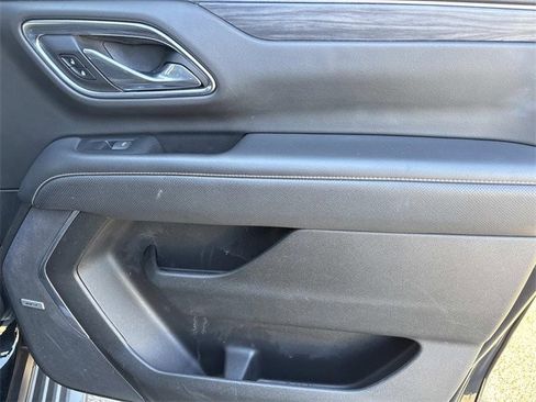 Used 2021 GMC Yukon XL SLT image 21