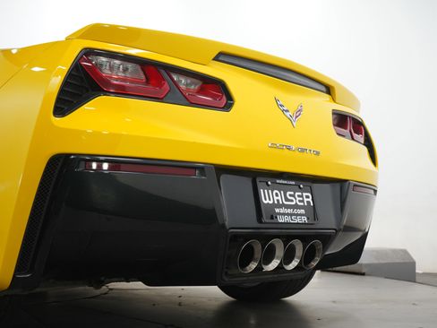 Used 2014 Chevrolet Corvette Stingray Coupe RWD image 12