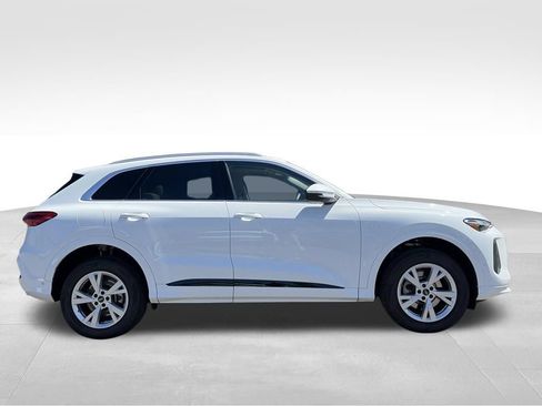 Used 2026 Audi Q5 Premium AWD/4WD image 2