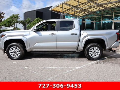 Used 2026 Toyota Tacoma SR5 AWD/4WD image 5