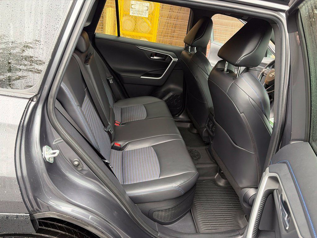 Used 2019 Toyota RAV4 XSE AWD/4WD image 27