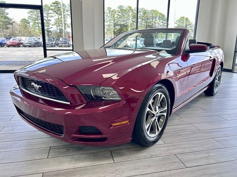 Used 2014 Ford Mustang Premium image 3