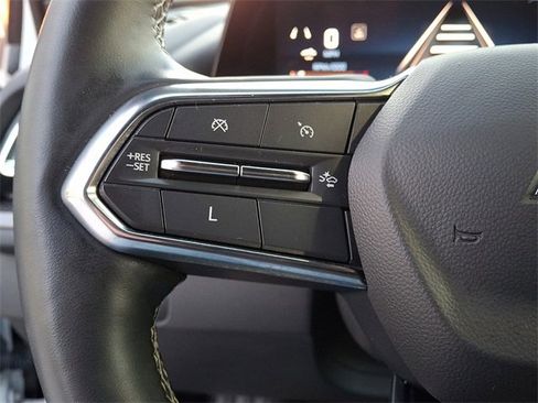 Used 2024 Chevrolet Traverse LT image 23