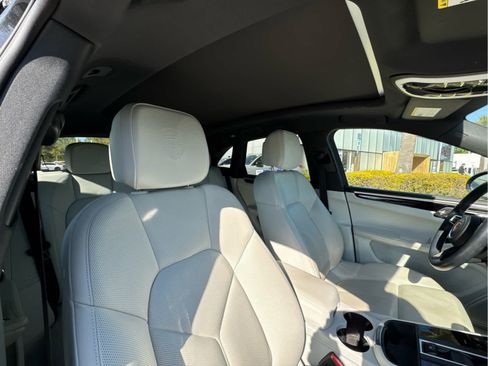 Used 2022 Porsche Macan image 20