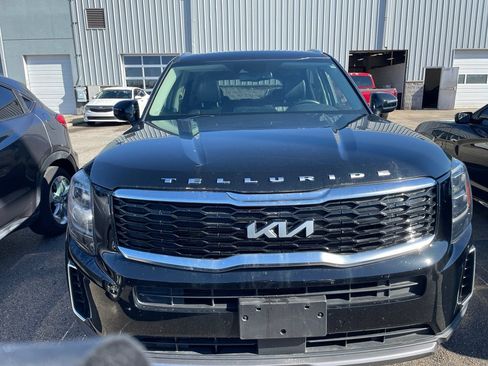 Used 2022 Kia Telluride EX w/ EX Premium Package image 2
