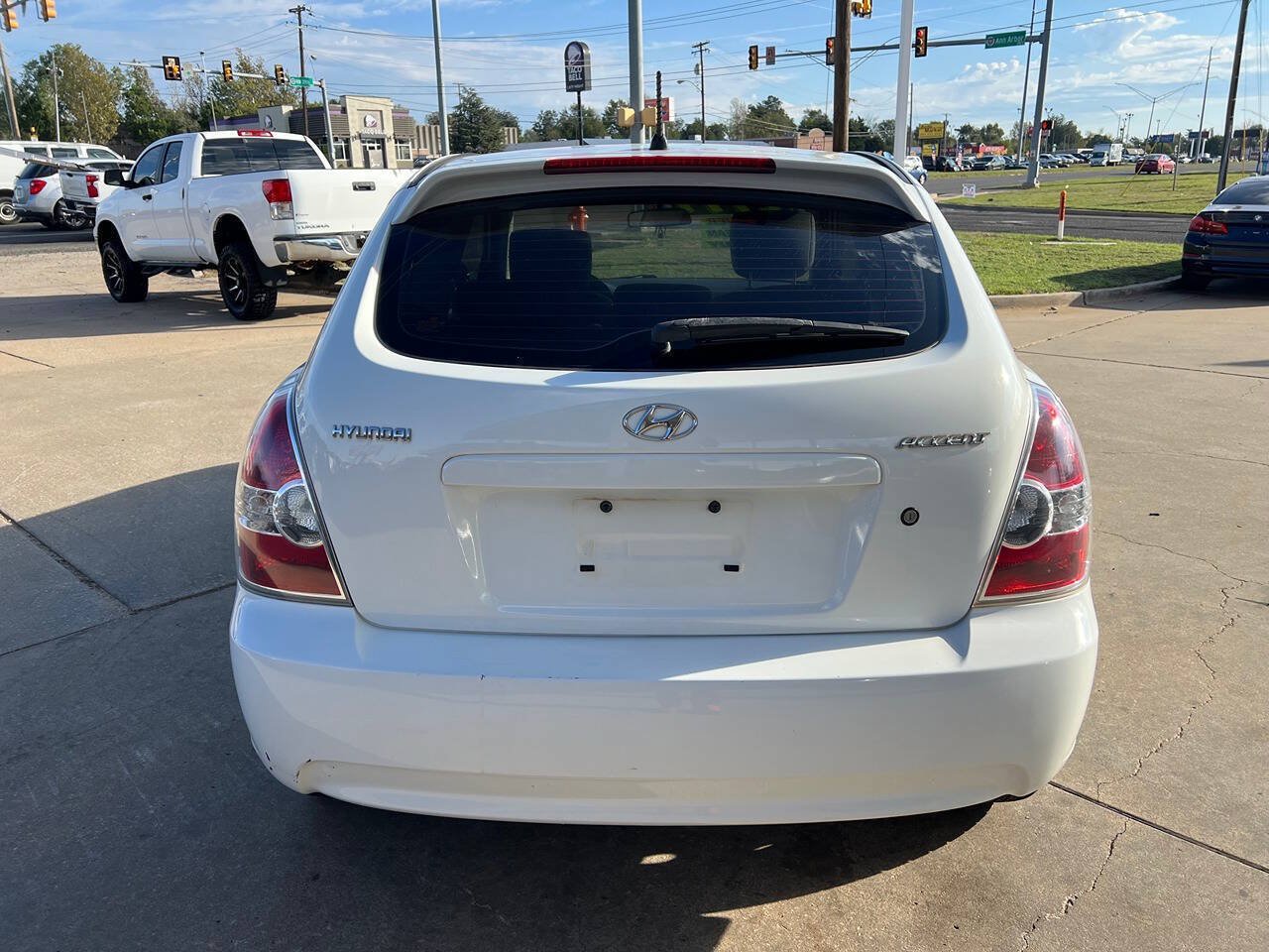 Used 2010 Hyundai Accent GS FWD image 7