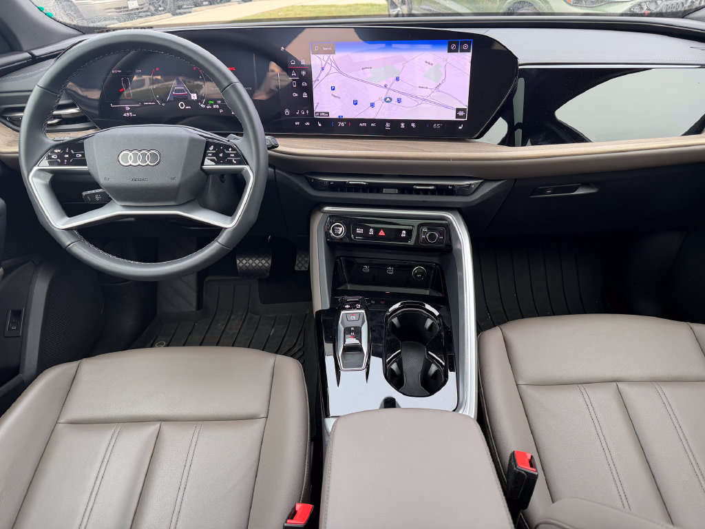 Certified 2025 Audi Q5 Premium w/ Convenience Package AWD/4WD image 2