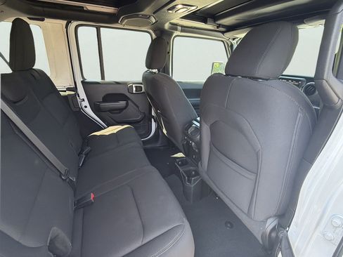 Used 2022 Jeep Wrangler Unlimited Sport w/ Sun And Sound Package AWD/4WD image 15