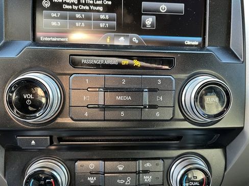 Used 2015 Ford F150 Lariat w/ Equipment Group 502A Luxury image 32