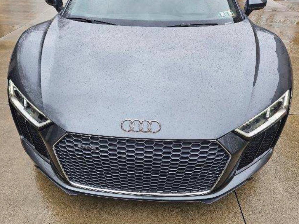 Used 2017 Audi R8 V10 w/ Carbon Exterior Package AWD/4WD image 11