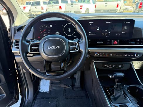 Used 2025 Kia Carnival SX Prestige image 35