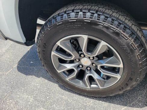 Certified 2024 Chevrolet Silverado 1500 LT AWD/4WD image 44