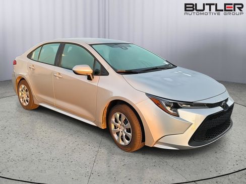 Used 2022 Toyota Corolla LE FWD image 4