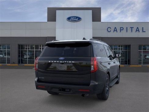 New 2025 Ford Expedition Active image 8