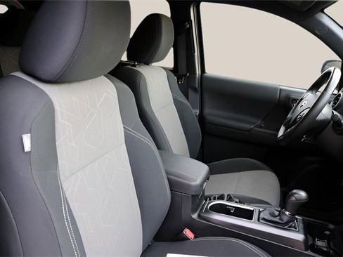 Used 2023 Toyota Tacoma TRD Off-Road image 18