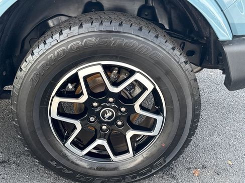 Used 2023 Ford Bronco Outer Banks image 12